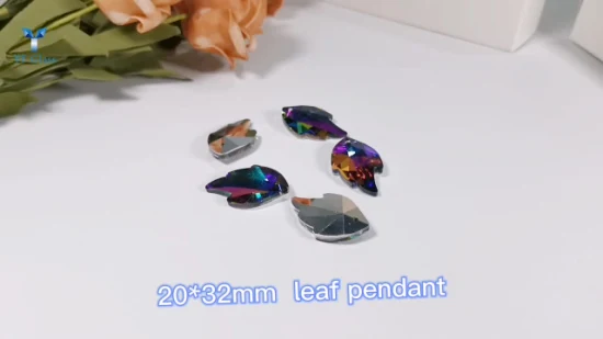 Colgante de cristal en forma de hoja de colores con un orificio para decoración de collares y pendientes